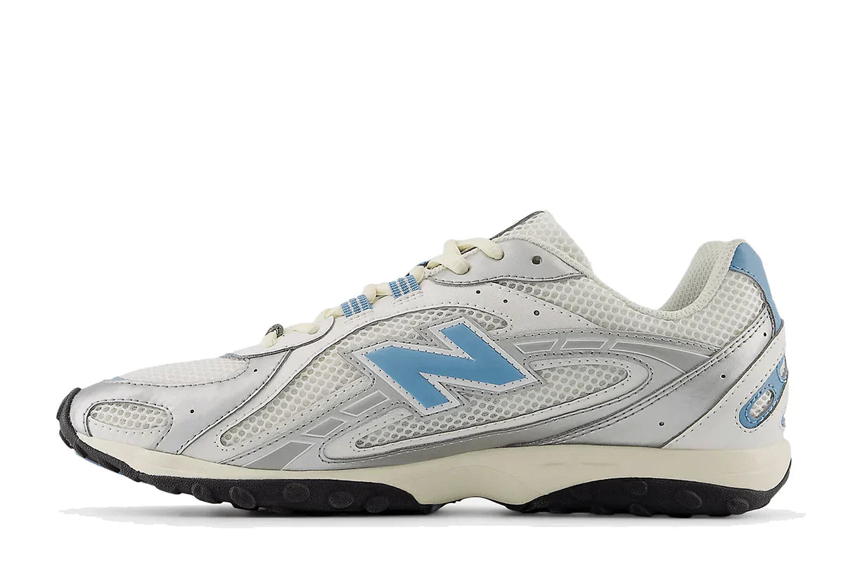 New Balance 204L Cielo metallico argento
