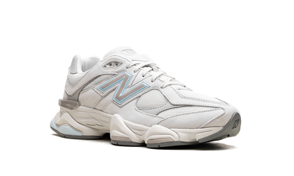 NB 9060 Riflesso Delle Nuvole di Pioggia Nella Cava Blu