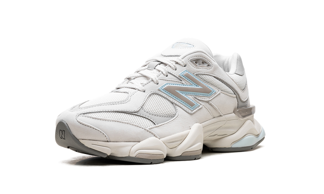 NB 9060 Riflesso Delle Nuvole di Pioggia Nella Cava Blu