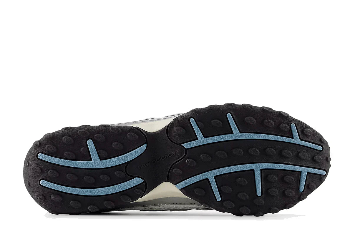 New Balance 204L Cielo metallico argento